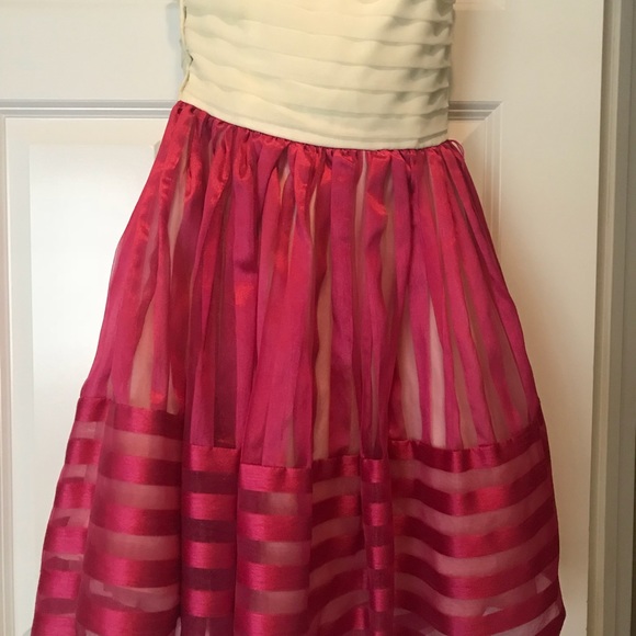 Short formal dress by Betsy Johnson - Picture 4 of 6